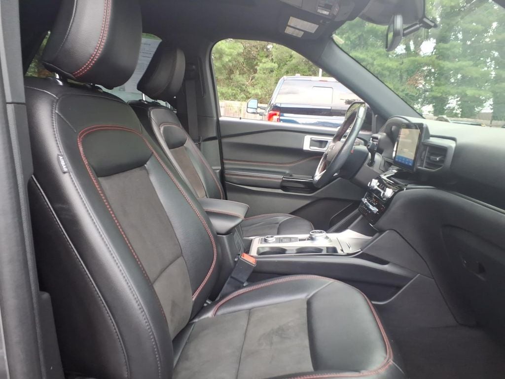2024 Ford Explorer ST-Line