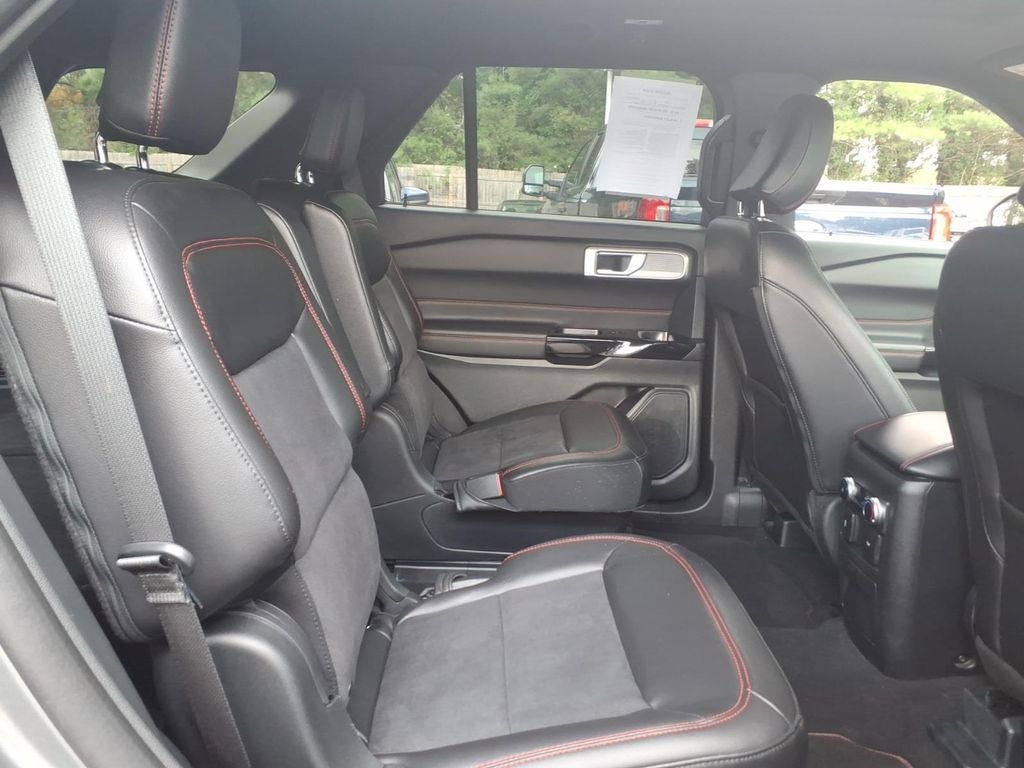 2024 Ford Explorer ST-Line