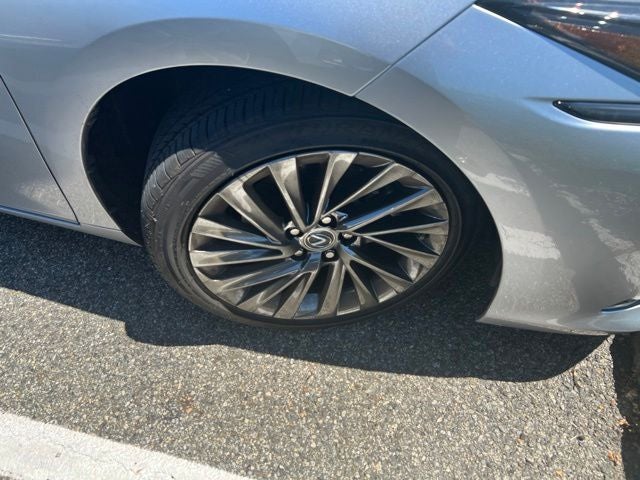 2025 Lexus ES 350 Ultra Luxury