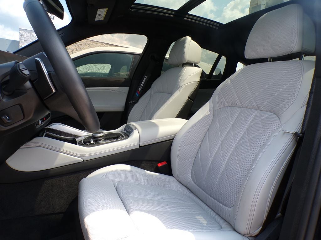 2025 BMW X6 xDrive40i