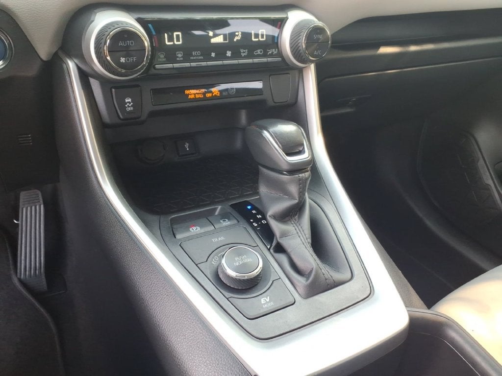 2022 Toyota RAV4 Hybrid XLE Premium