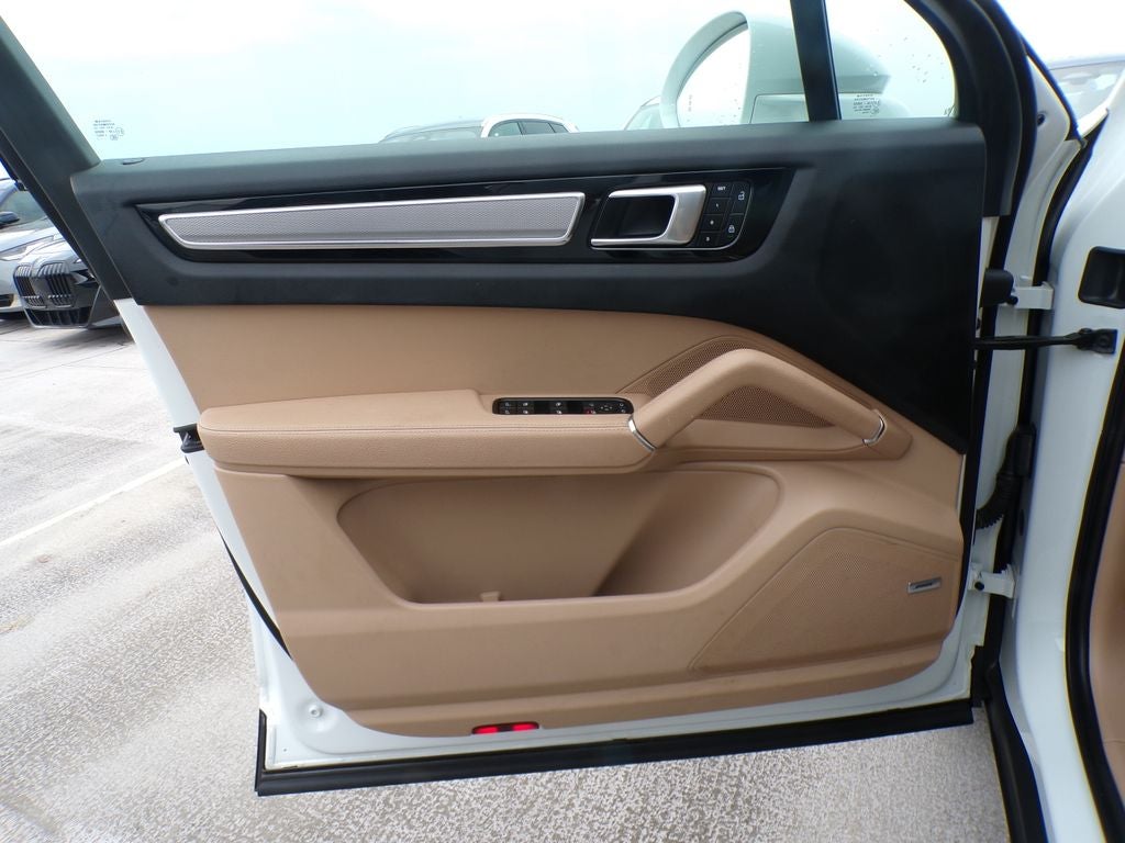 2023 Porsche Cayenne S Platinum Edition