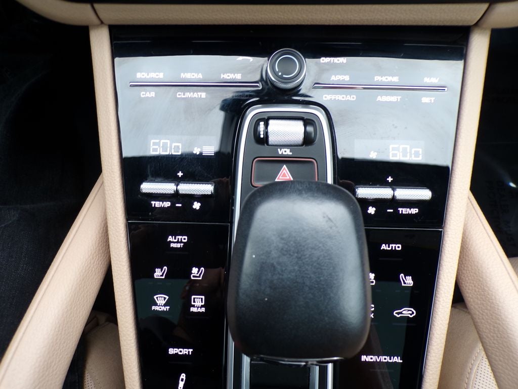 2023 Porsche Cayenne S Platinum Edition