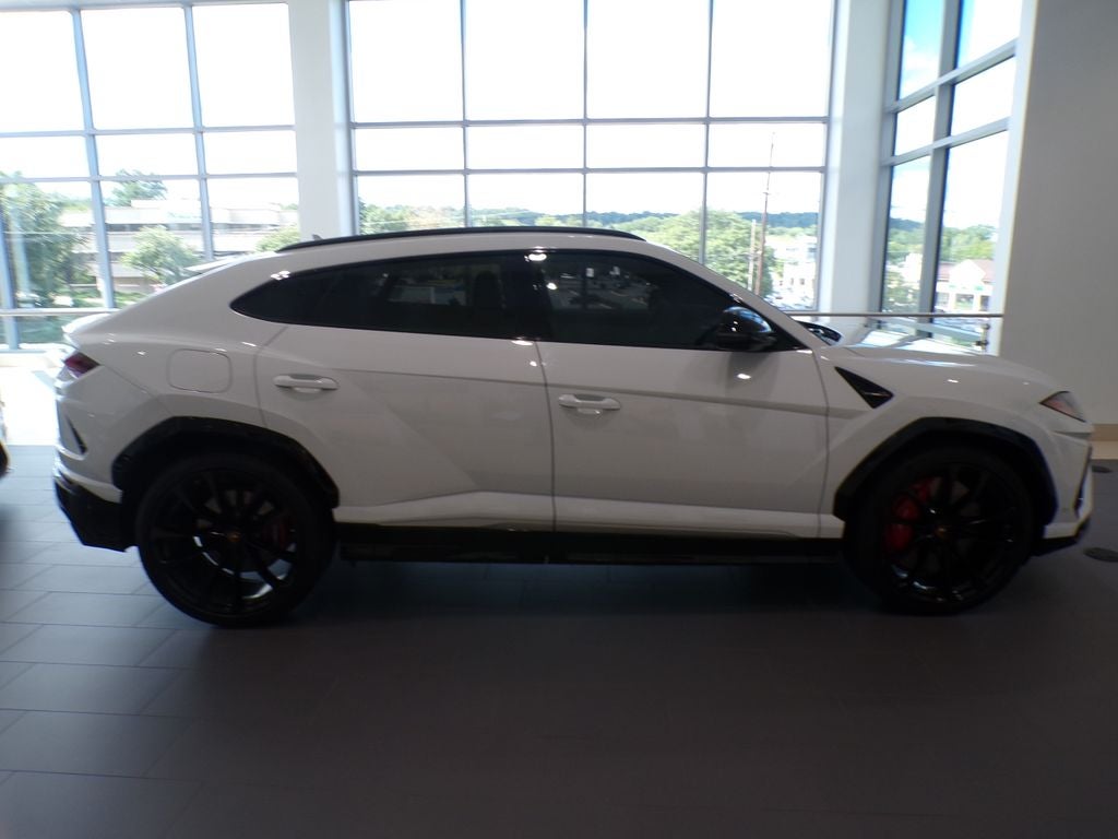 2019 Lamborghini Urus Base