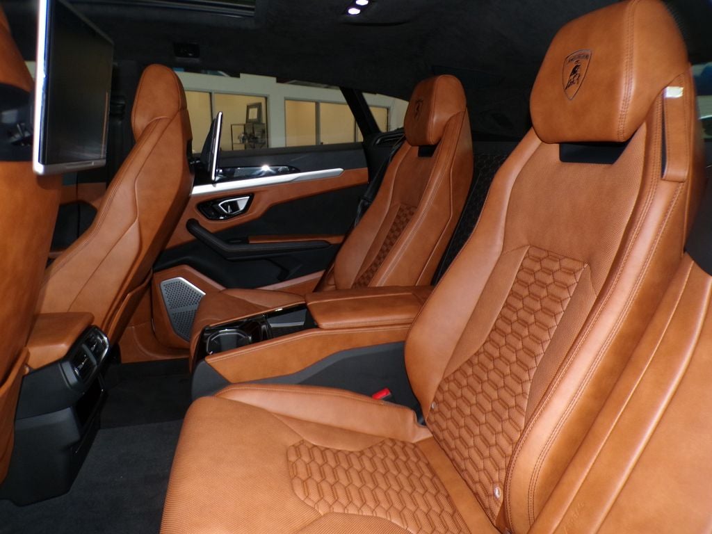 2019 Lamborghini Urus Base