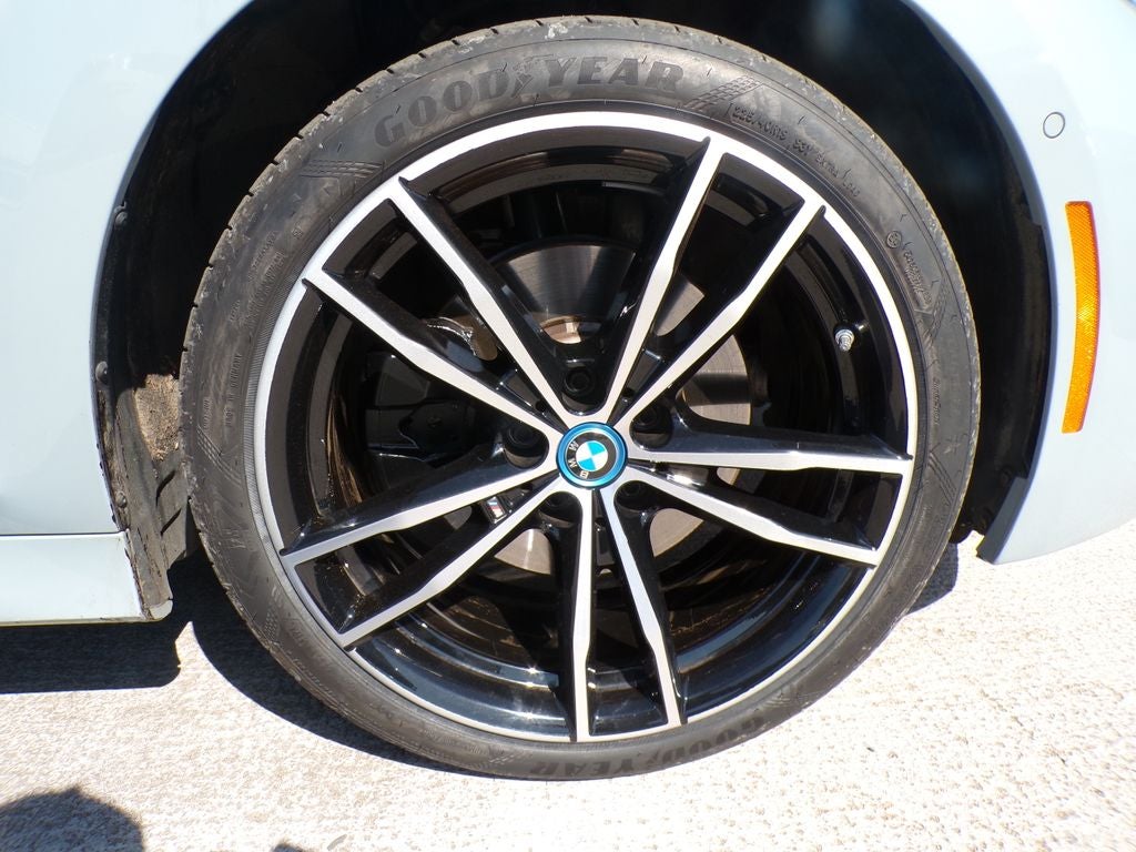 2023 BMW 330e xDrive 330e xDrive