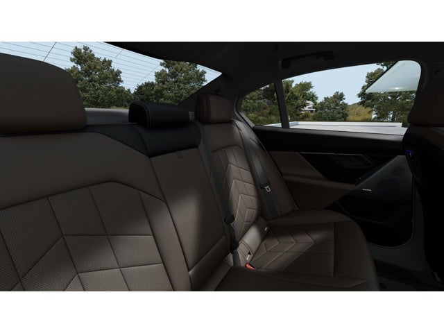 2027 BMW 550e 550e xDrive