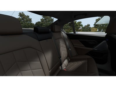 2027 BMW 550e Base