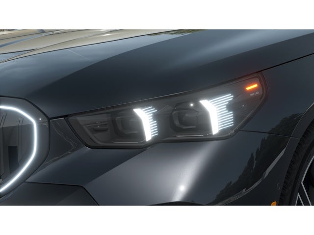 2027 BMW 550e Base