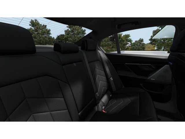 2027 BMW 550e Base