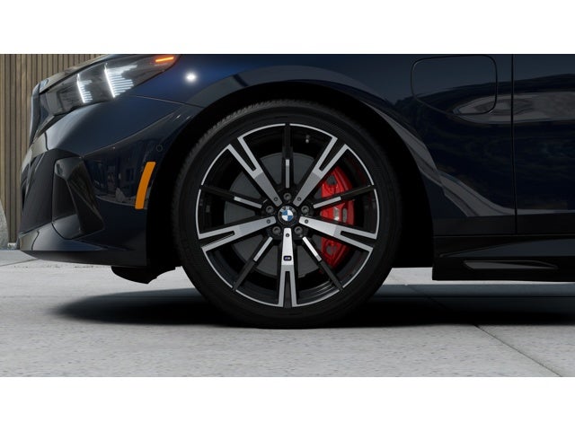 2027 BMW 550e Base
